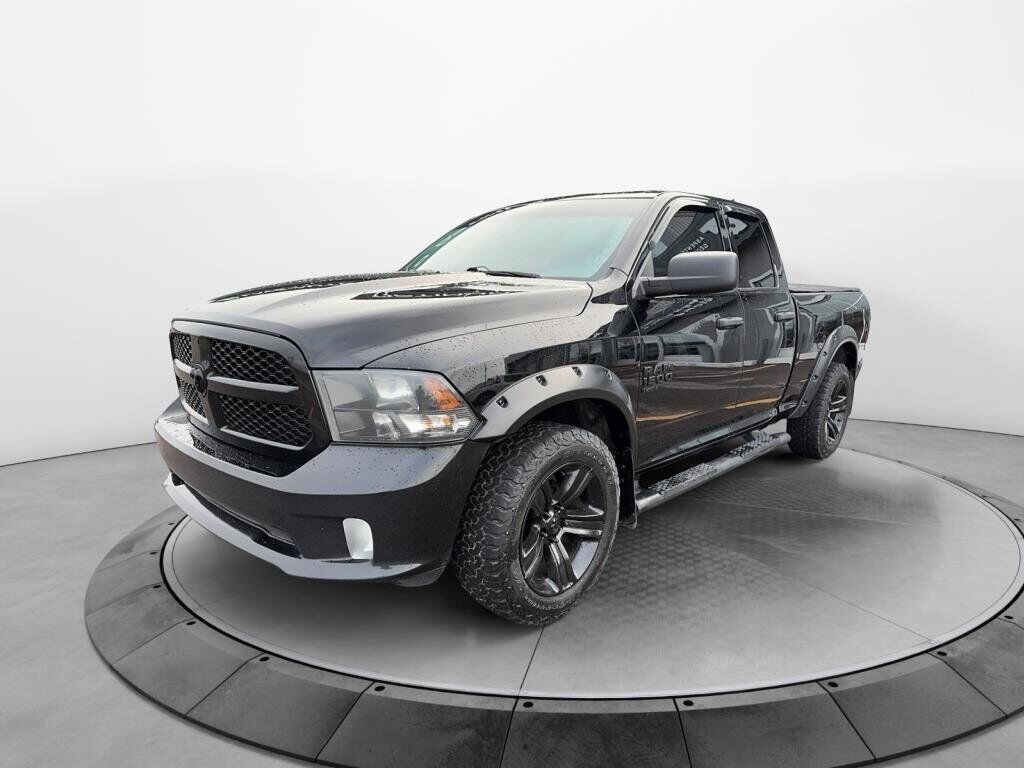 2020 Ram 1500 Classic Express Black Baie-Comeau - photo #0