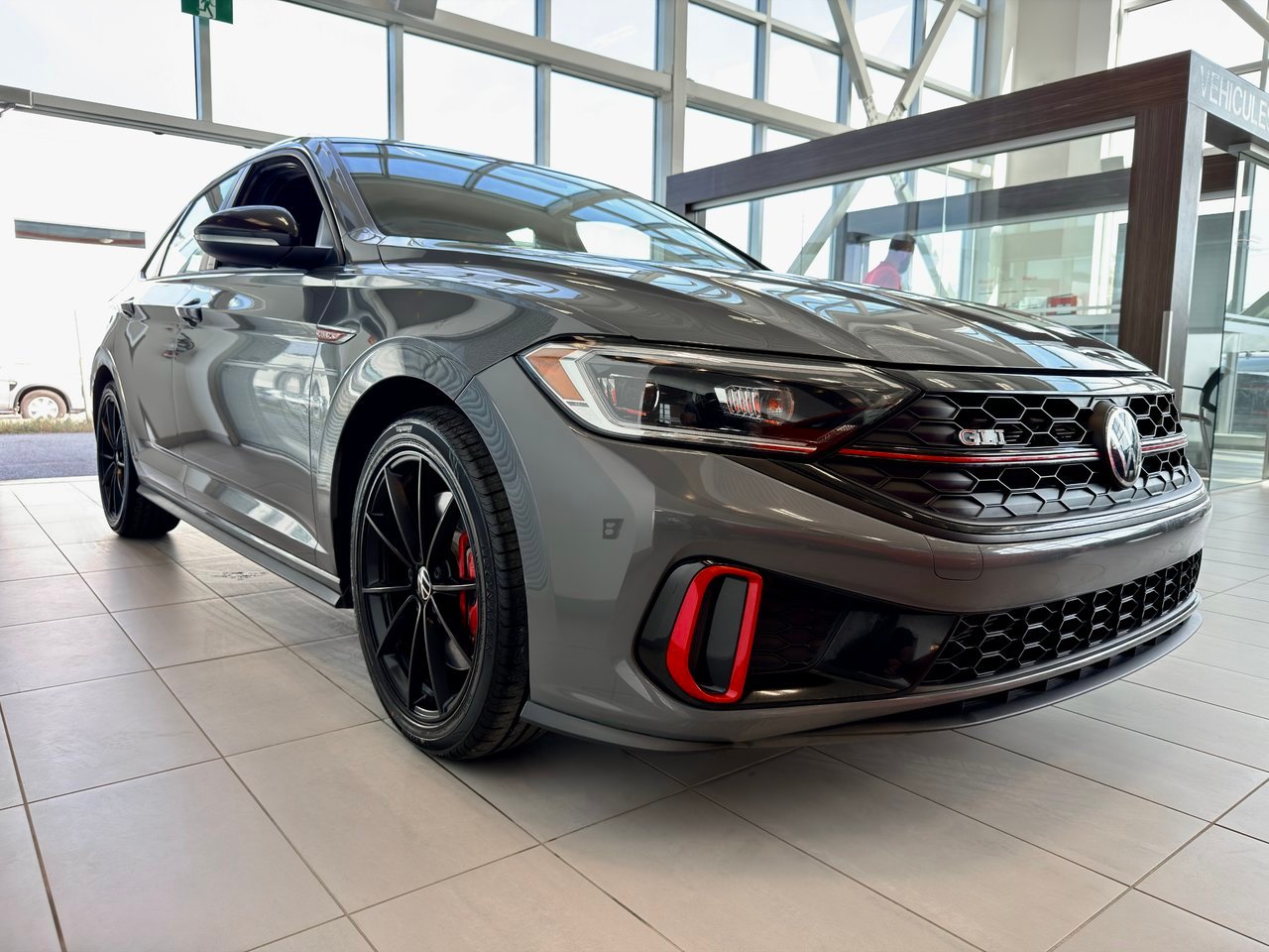 Volkswagen Jetta GLI 2024 Gris Notre-Dame-des-Prairies - photo #6