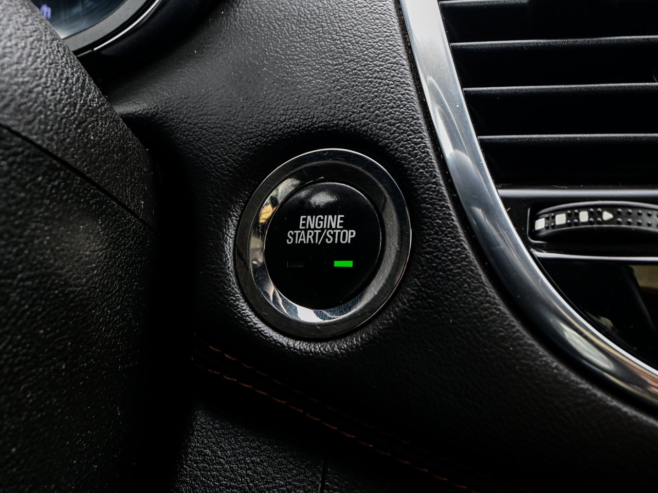 2020 Chevrolet Trax AWD 4dr Premier Grey Sherwood Park - photo #25