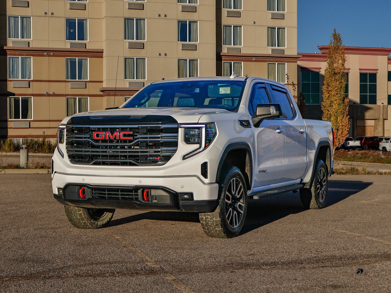 2025 GMC Sierra 1500 4WD Crew Cab 147 AT4 White Sherwood Park - photo #3