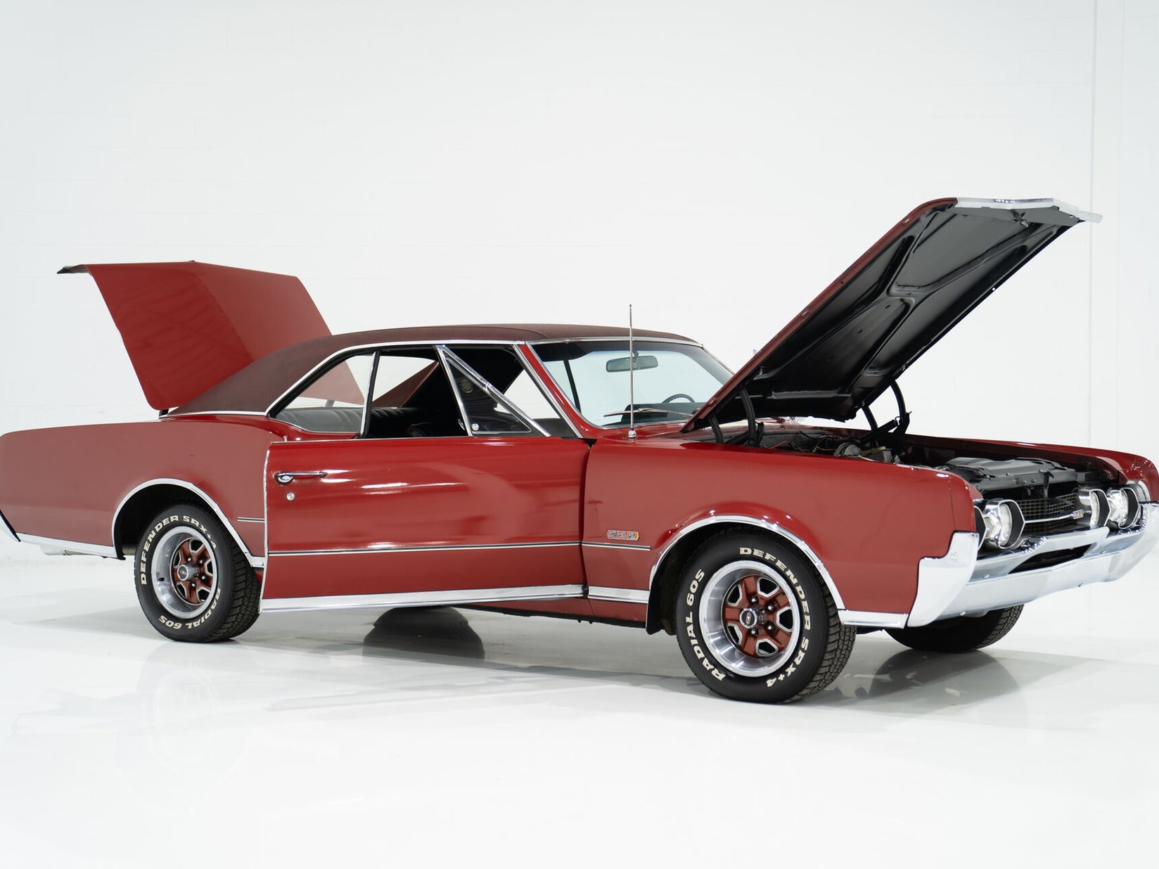 Oldsmobile Cutlass 442 *PRIX EN USD* Numéros entièrement Matching Non restaurée Repeinte une seule fois 1967 Rouge Montréal - photo #5