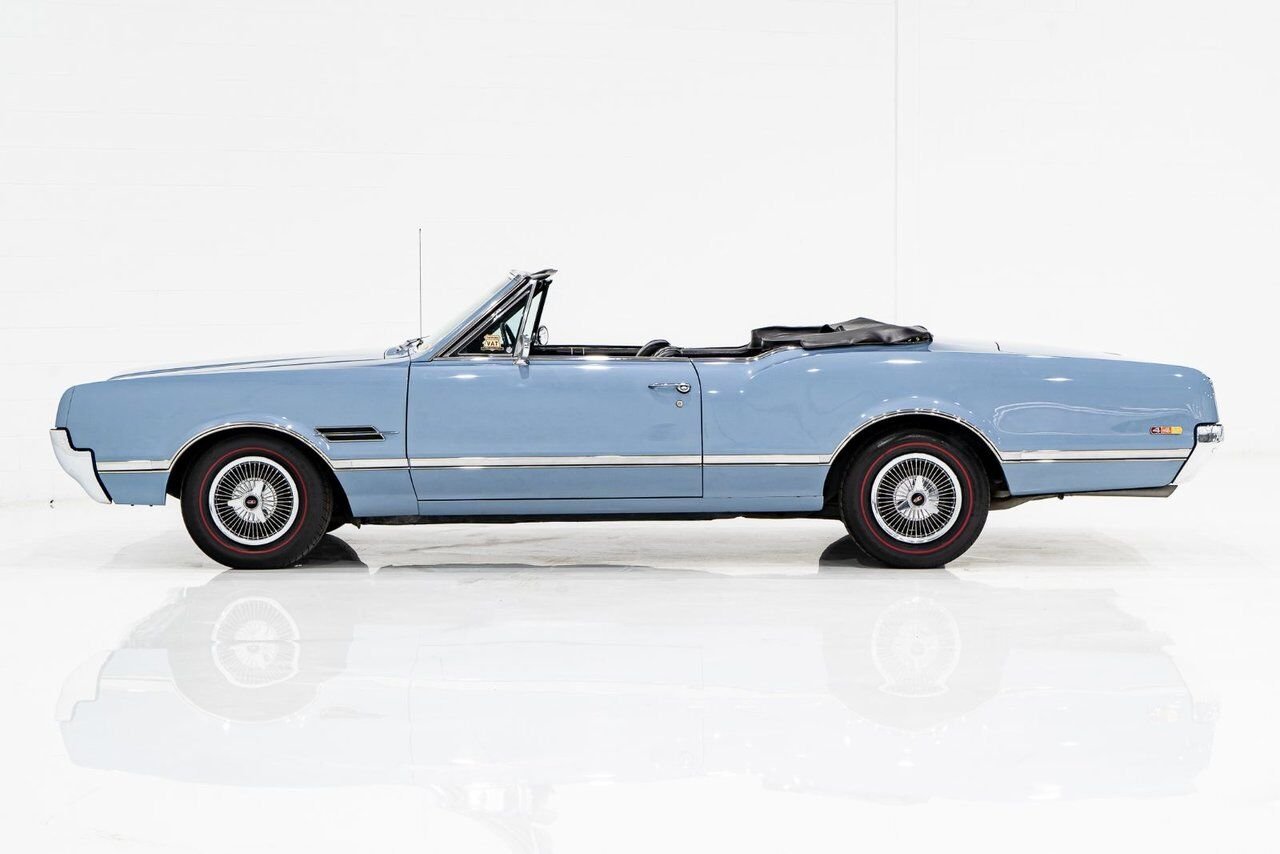Oldsmobile 442 PRIX EN USD | Matching# 400cu.in. 4-Speed 1966 Bleu Montréal - photo #29