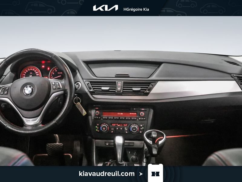BMW X1 2014 Blanc Laval - photo #17