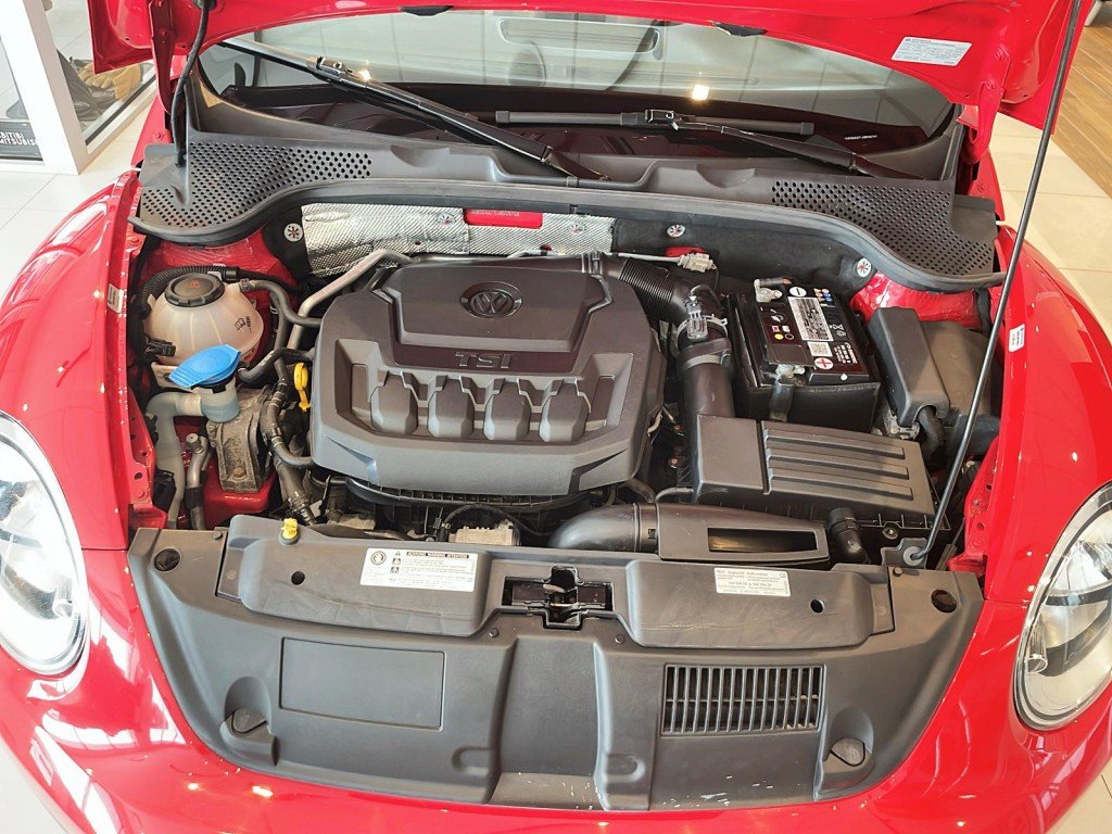 Volkswagen BEETLE 2018 Rouge Mont-Laurier - photo #17
