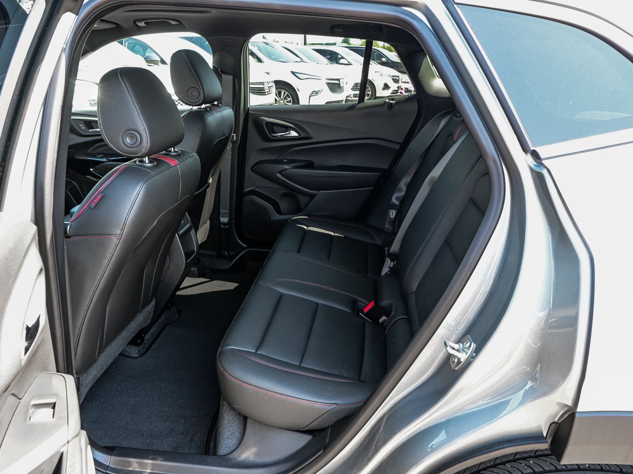 2025 Chevrolet Trax FWD 4dr 2RS Grey Sherwood Park - photo #30
