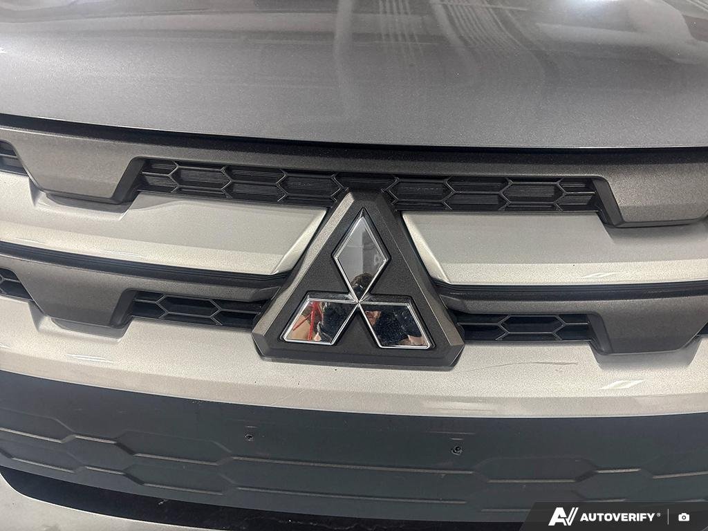 2024 Mitsubishi RVR 264037 | ES, less than 32,000km very clean vehicle Grey Edmonton - photo #8