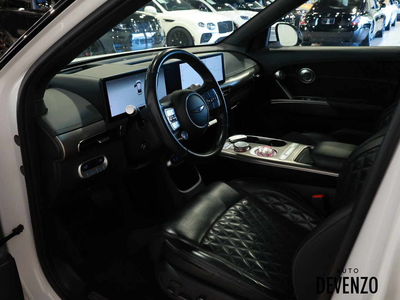 2023 Genesis GV60 White Saint-Eustache - photo #10