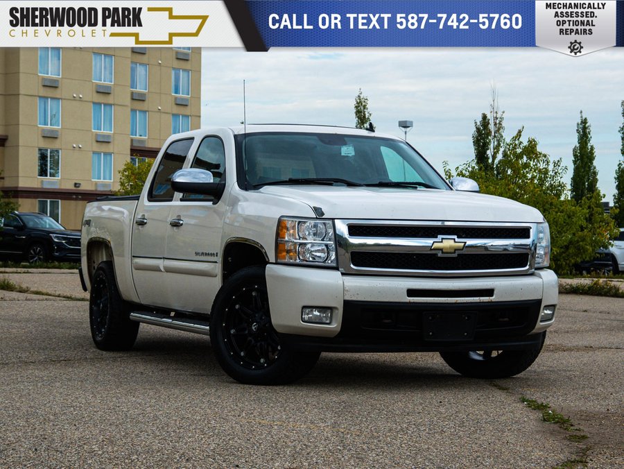 2009 Chevrolet Silverado 1500 LTZ 5.3L | Aftermarket Wheels White