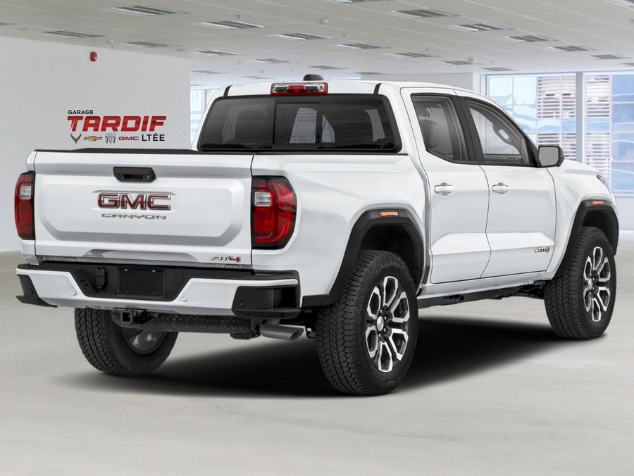GMC Canyon AT4 cabine multiplace 4RM 2026 Blanc sommet