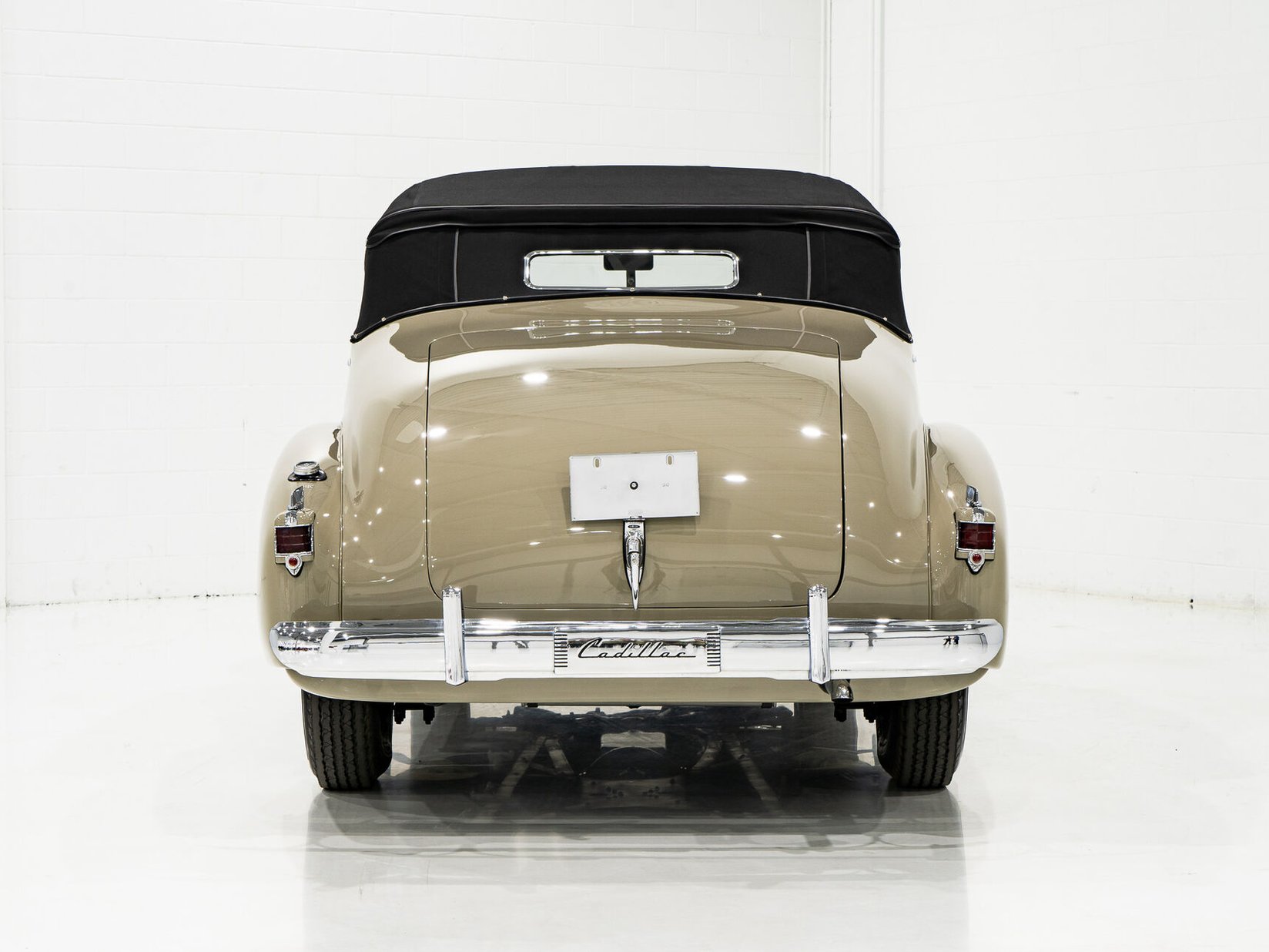Cadillac Series 75 1 of 27 built. Former CCCA National first prize winner *PRICE IN USD* 1939 Brun Montréal - photo #33