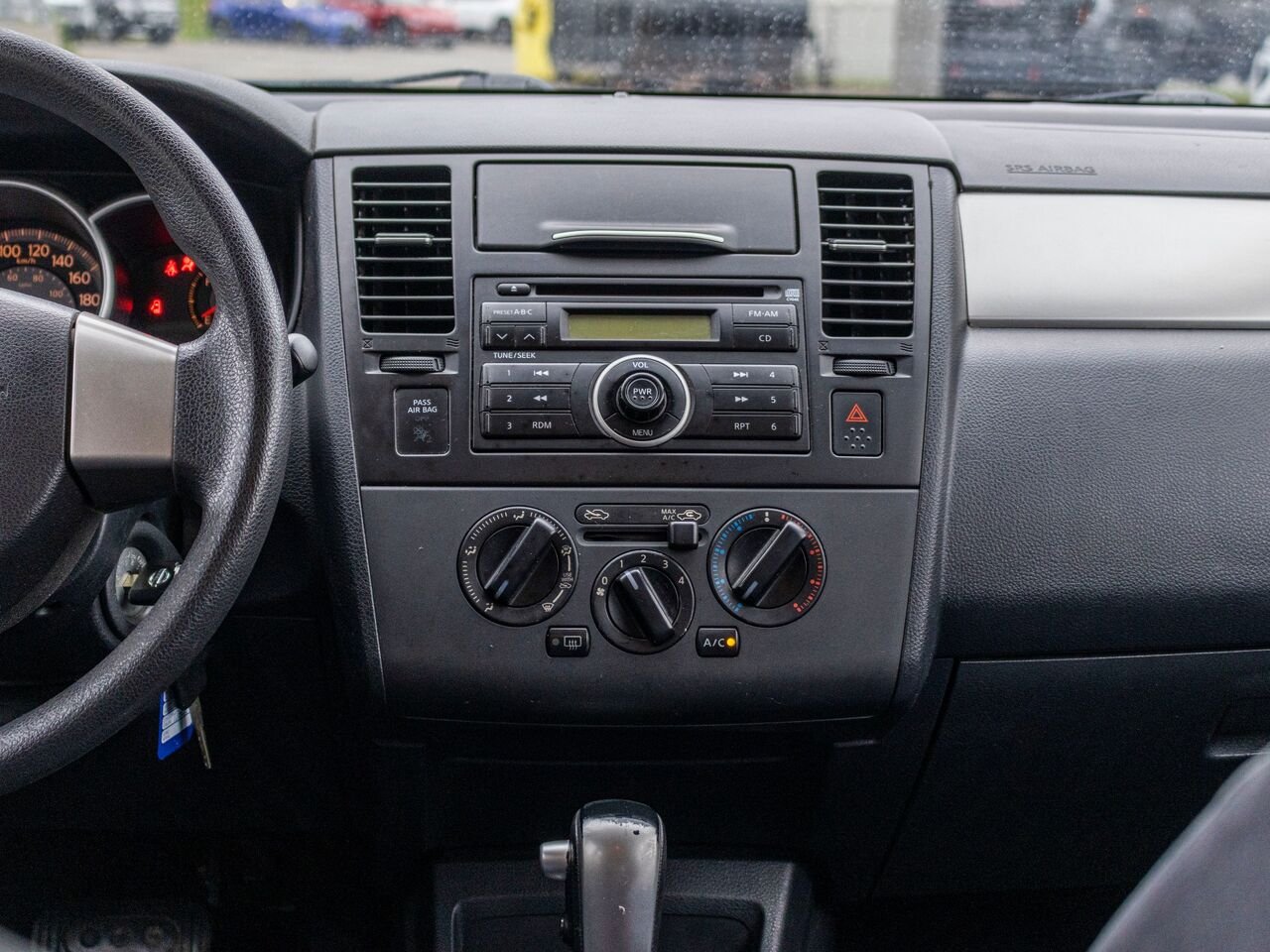 Nissan Versa 5dr HB I4 Auto 1.8 S 2009 Rouge Châteauguay - photo #8