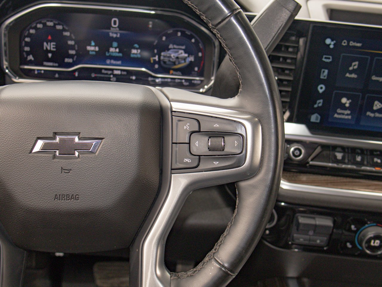 2025 Chevrolet Silverado 3500HD 4WD Crew Cab 159 LT White Sherwood Park - photo #25