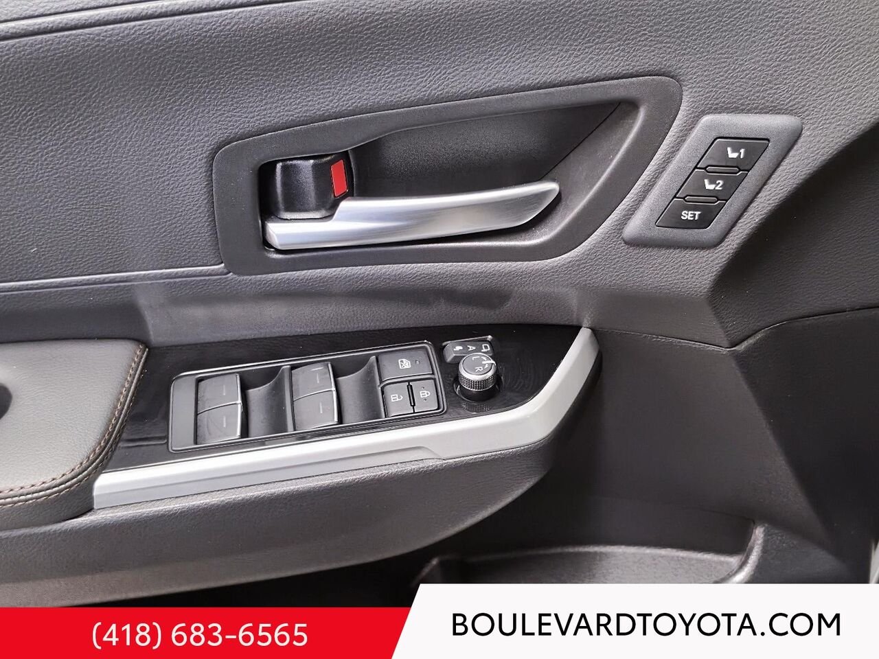 2026 Toyota Sienna 531863-48 | LIMITED, 7 PLACES White Québec - photo #7