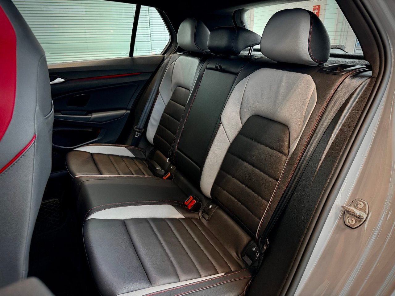 Volkswagen Golf GTI 2024 Gris Notre-Dame-des-Prairies - photo #15