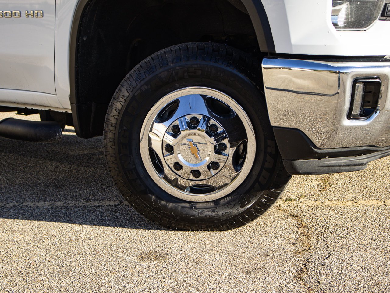 2024 Chevrolet Silverado 3500HD 4WD Crew Cab 159 LT White Sherwood Park - photo #5