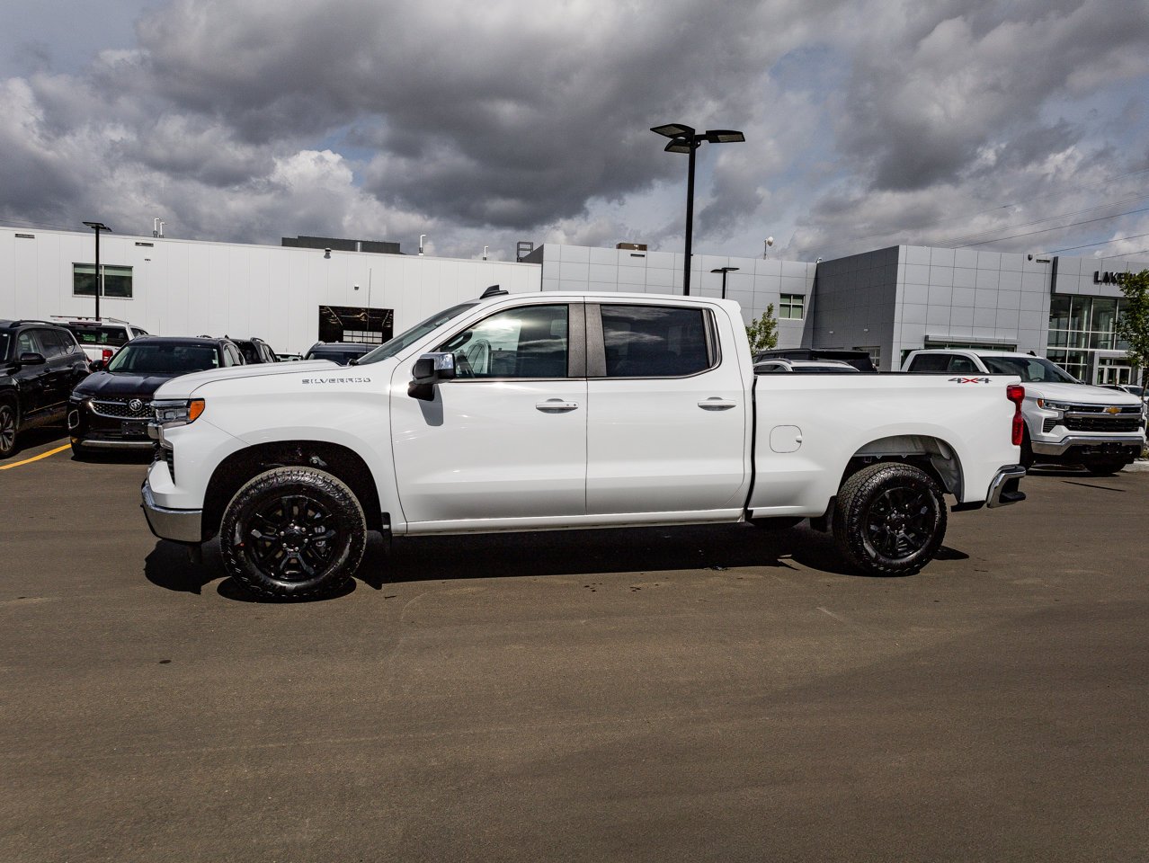 2026 Chevrolet Silverado 1500 4WD Crew Cab 147 LT White Sherwood Park - photo #9