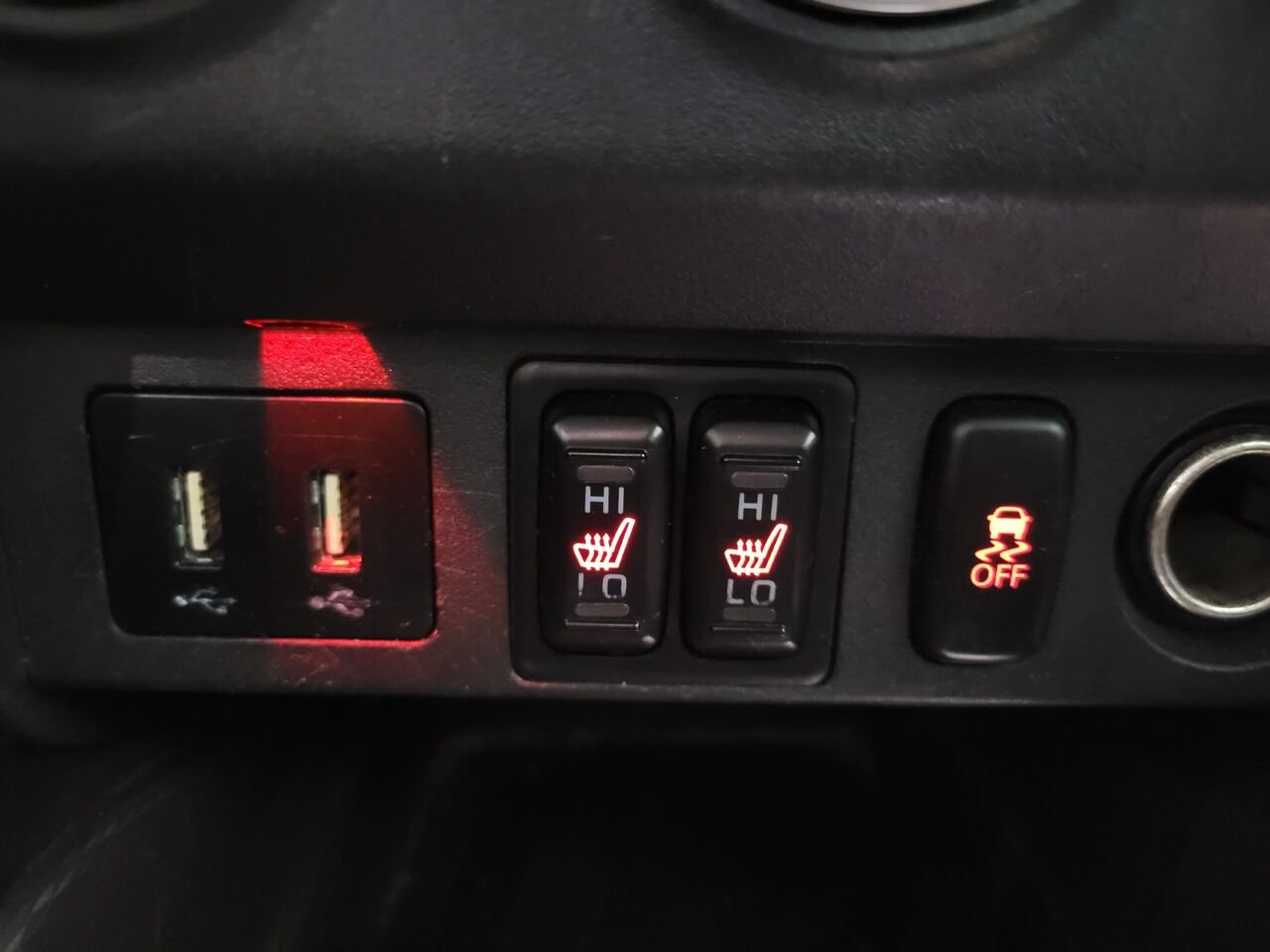 2020 Mitsubishi RVR Brown  - photo #22