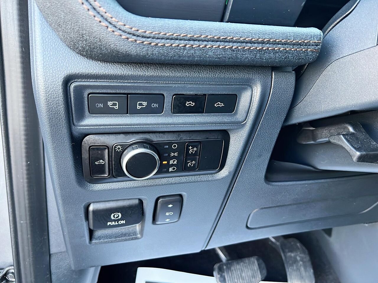 2023 Ford F-150 Lightning LARIAT STANDARD RANGE Grey Québec - photo #15