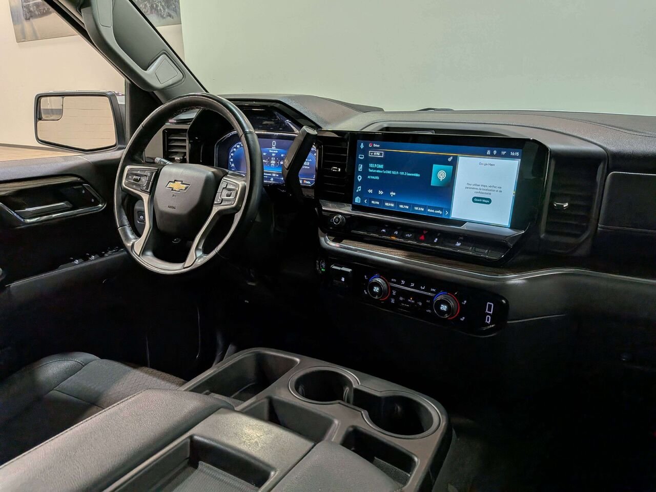 Chevrolet Silverado 1500 4WD Crew Cab 147" LT 2025 Blanc Val-David - photo #19