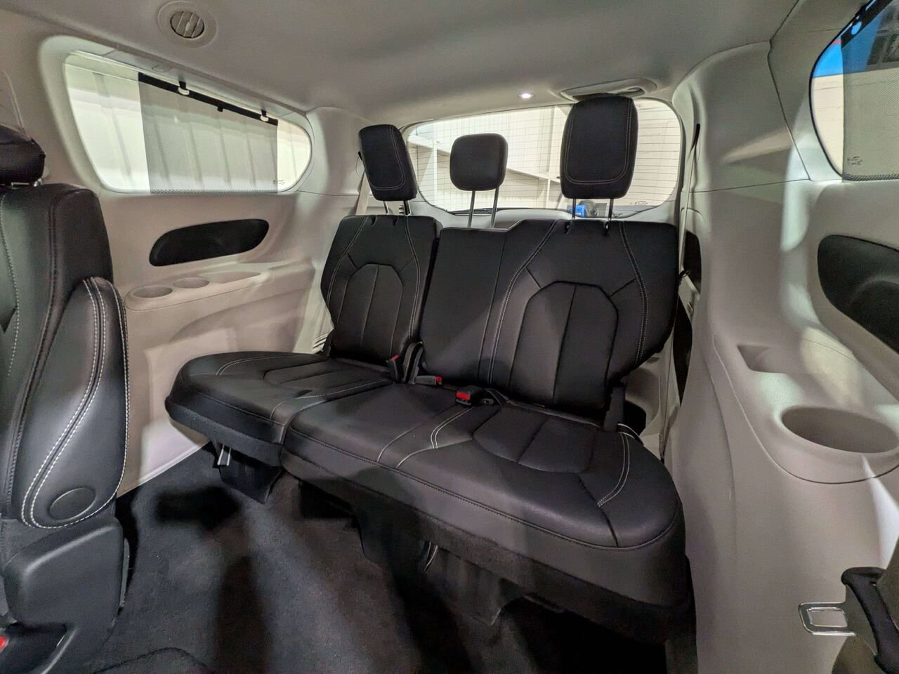 Chrysler Pacifica 2022 Bleu Val-David - photo #13