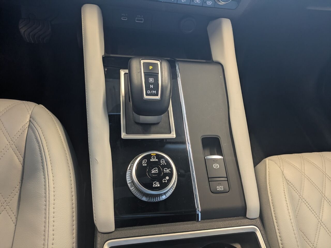 2023 Mitsubishi Outlander Grey Gatineau - photo #9