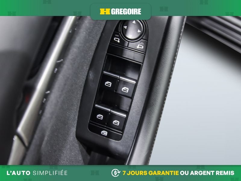 2024 Mazda 3 Grey Laval - photo #18