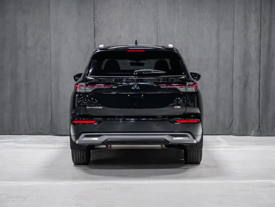 2026 Mitsubishi Outlander LE Black Diamond