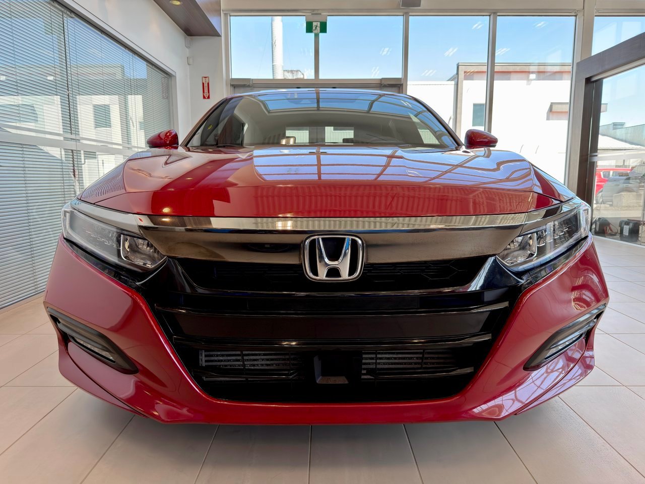 2019 Honda Accord Sedan Red Notre-Dame-des-Prairies - photo #4