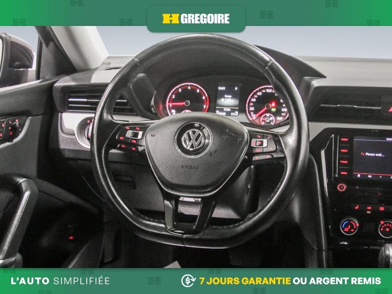 2020 Volkswagen Passat Black Blainville - photo #18