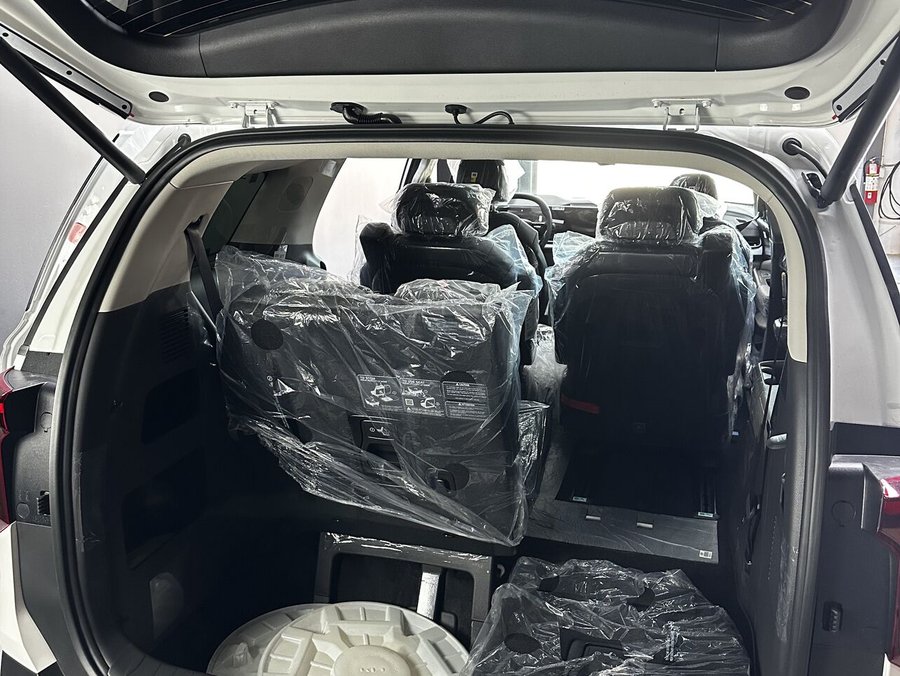 2027 Kia Carnival 2027 Snow White Pearl