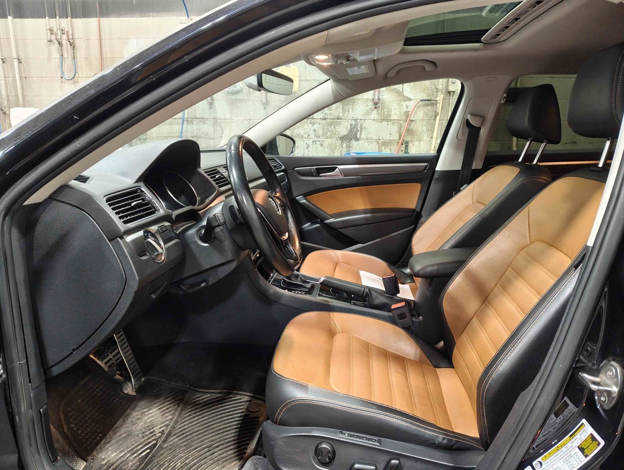 2018 Volkswagen Passat Highline Auto Black Sherwood Park - photo #7