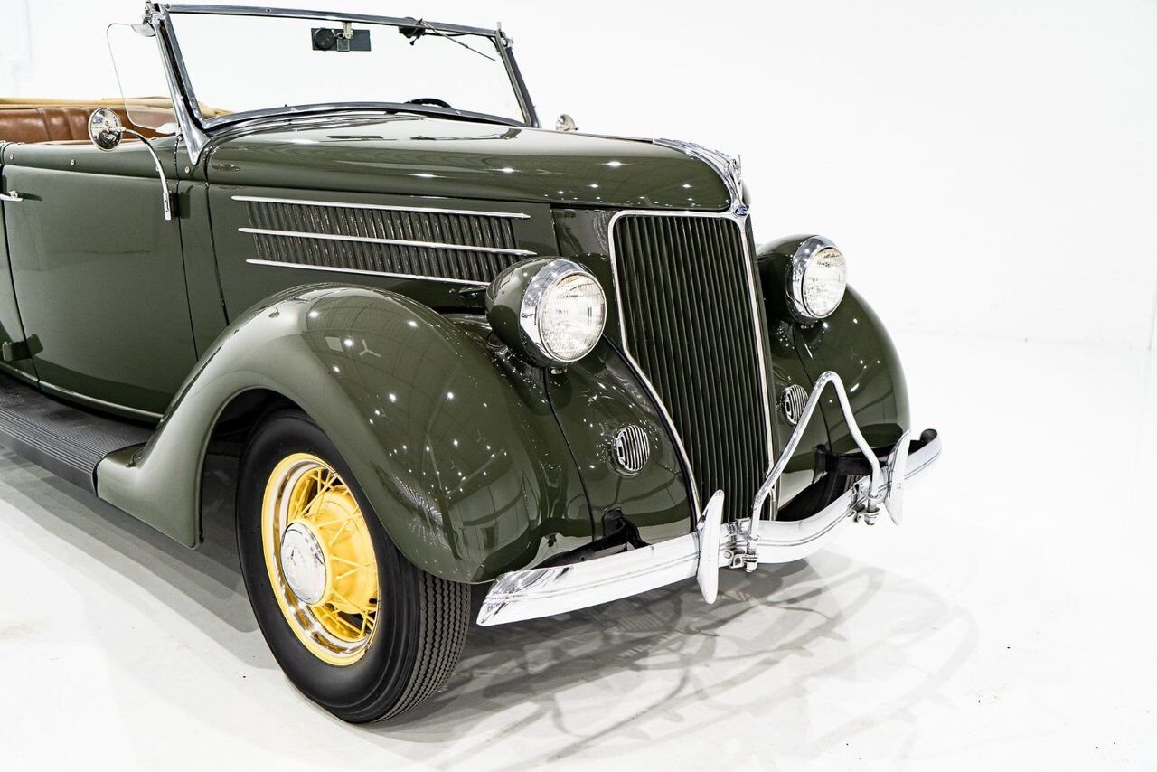 Ford Model 48 Phaeton PRIX EN USD | Beautifully presented in original condition 1936 Vert Montréal - photo #37