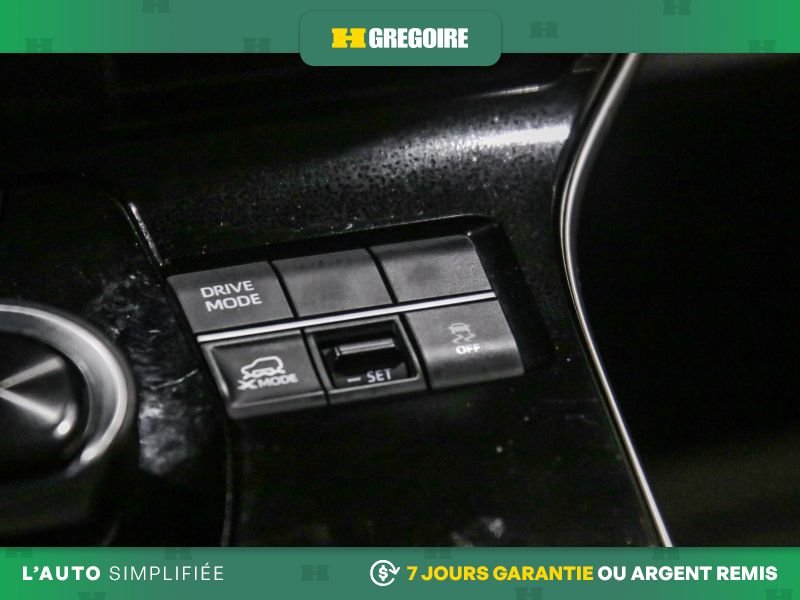 2023 Subaru Solterra White Saint-Eustache - photo #25