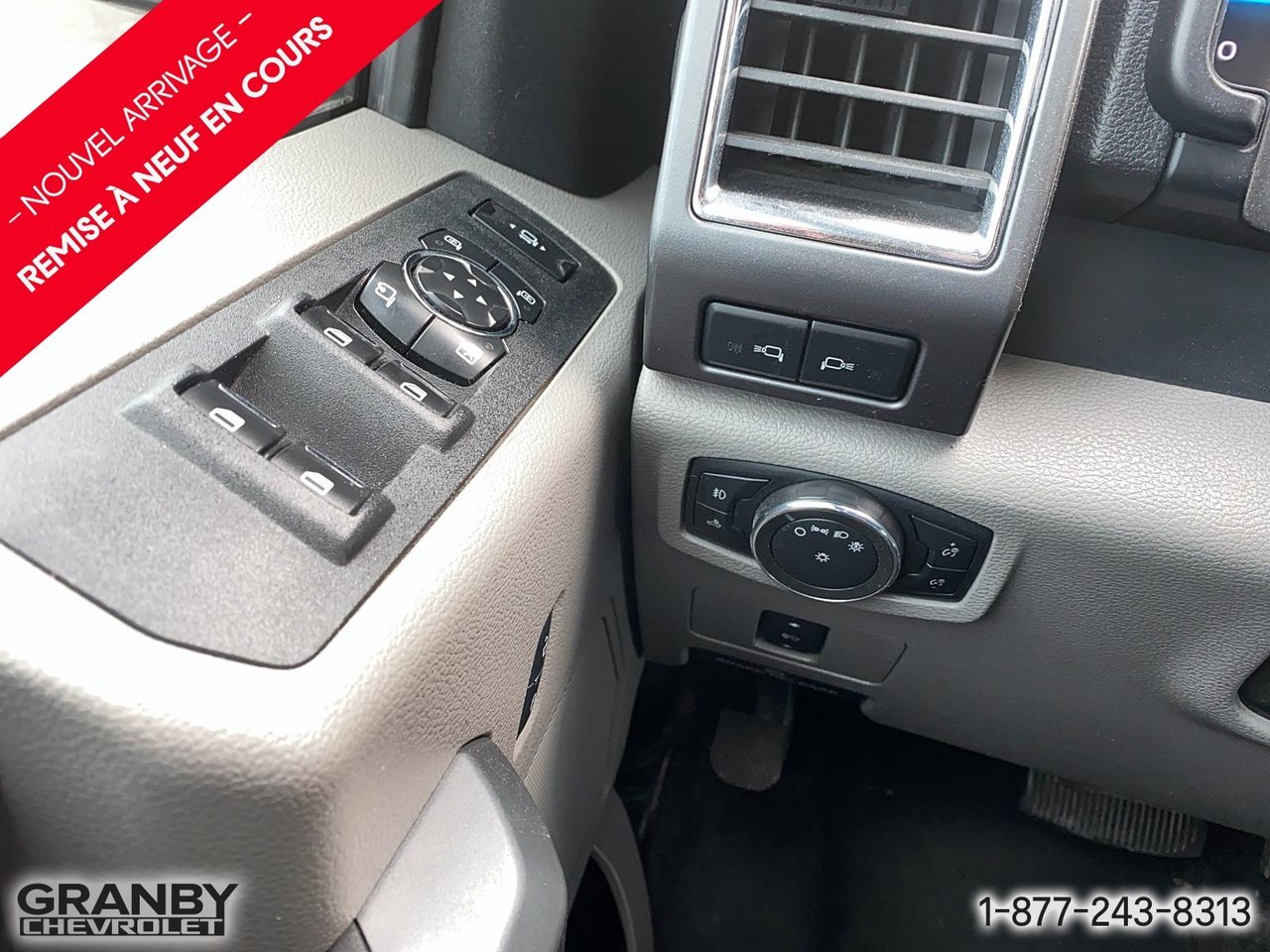 Ford Super Duty F-250 SRW XL cabine 6 places 4RM 160 po | 26-0618B 2017 Noir Granby - photo #11