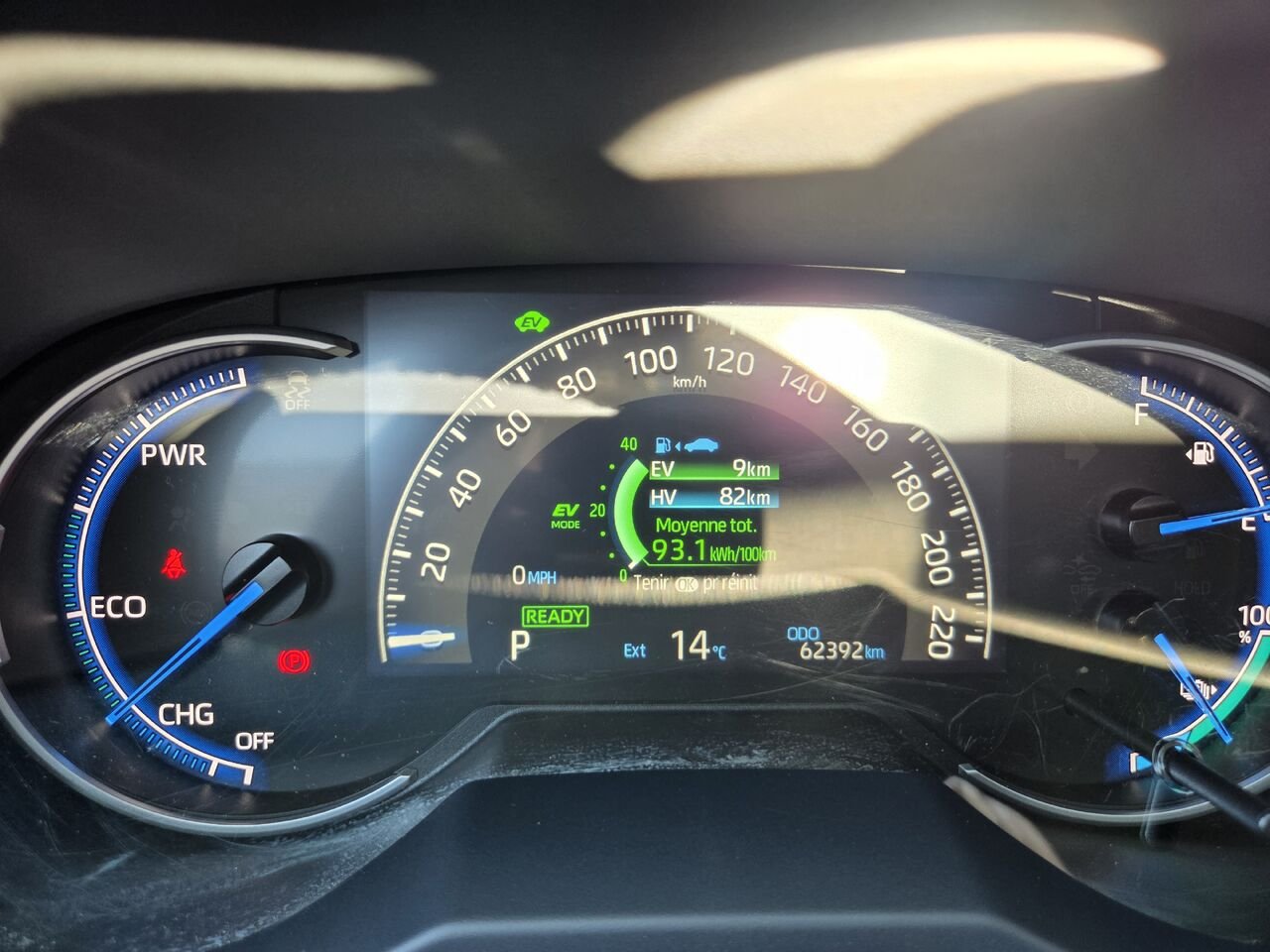2024 Toyota RAV4 PRIME SE White Mont-Laurier - photo #20