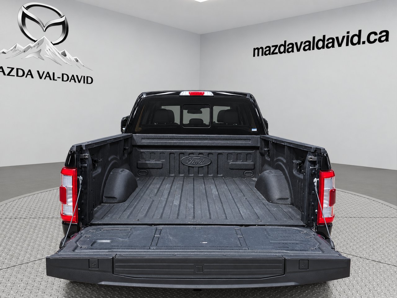 2023 Ford F-150 LARIAT, SuperCrew Black Val-David - photo #25