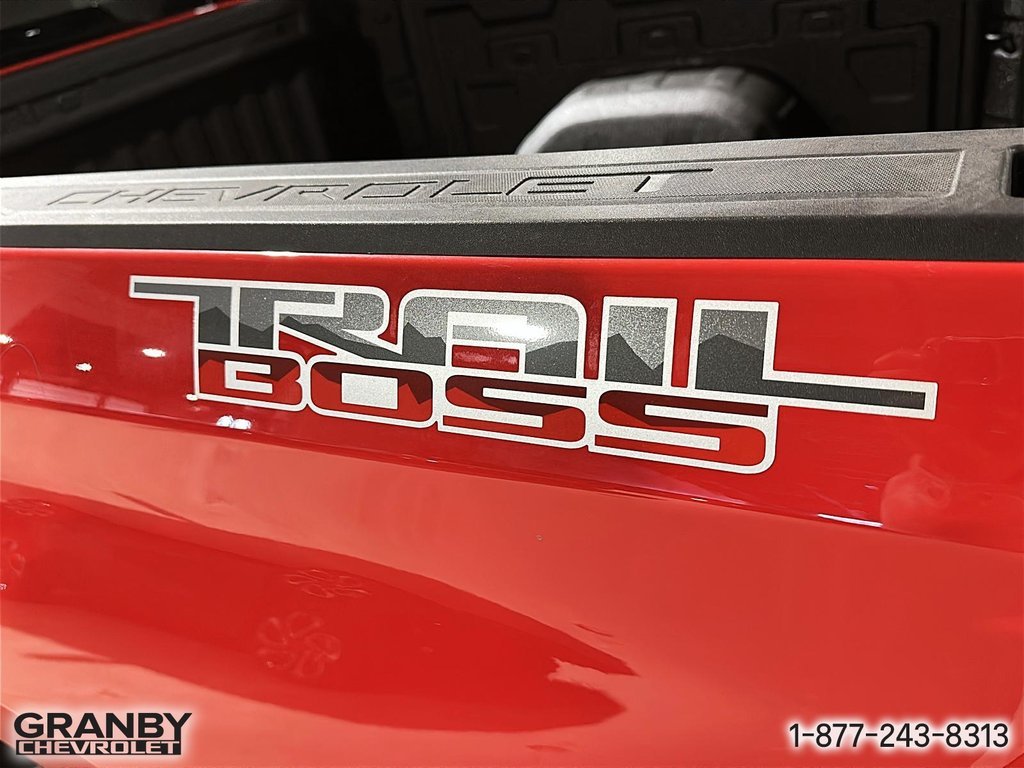 CHEVROLET Silverado 1500 K1500 SILVERADO CREW CAB CUSTOM TRAIL BOSS STD/BOX (2CX) | 26-0384 2026 Rouge ardent Granby - photo #17
