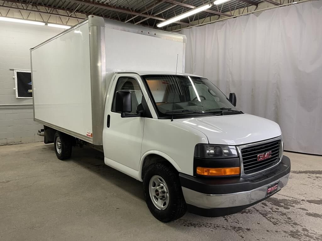 2019 GMC SAVANA FOURGONNETTE TRONQUÉE COMMERCIAL cube 14 pieds White Rivière-du-Loup - photo #0