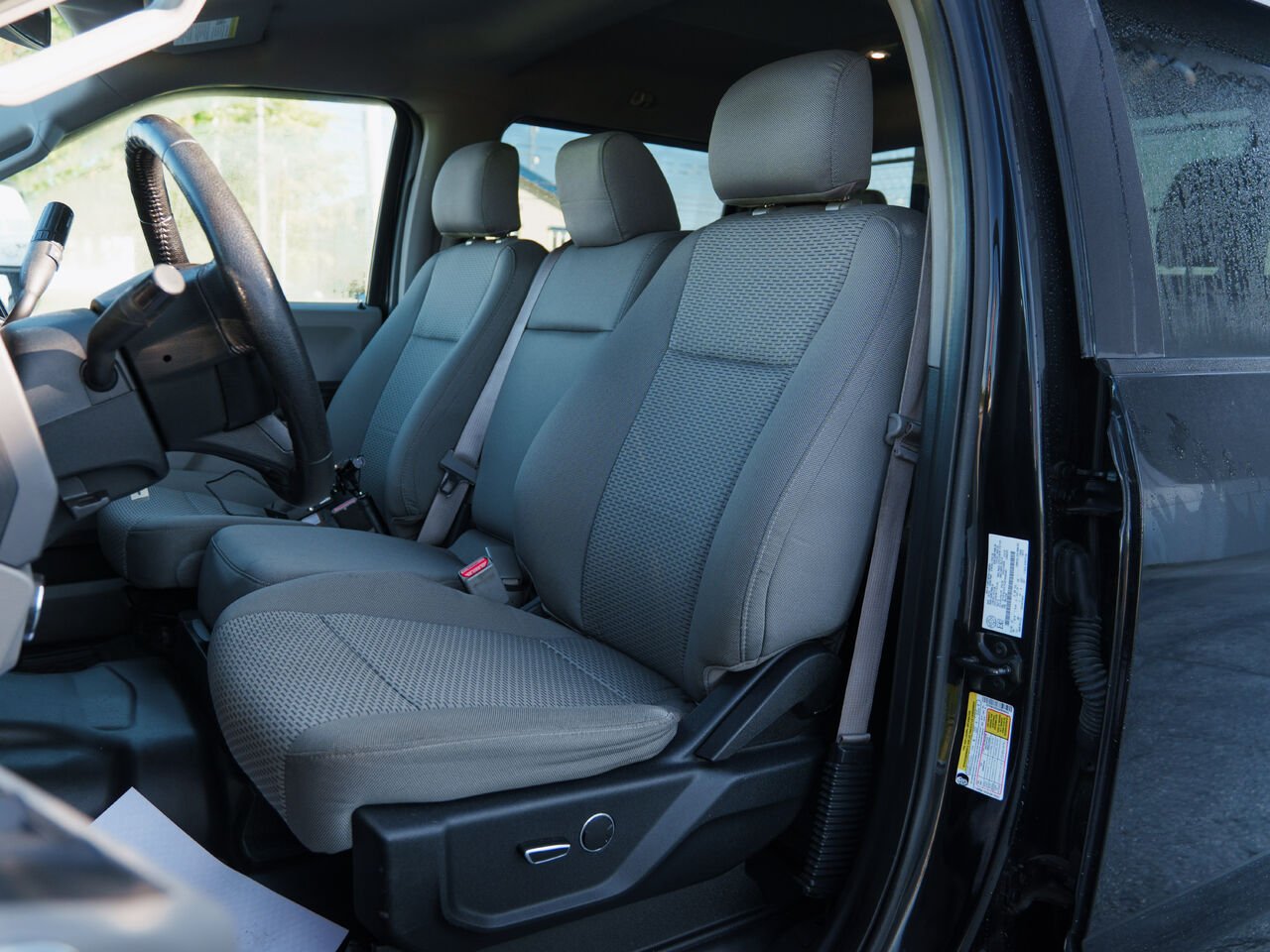 Ford F-150 A2656 | Cab SuperCrew 4RM 145 po XLT 2016 Noir Val-d'Or - photo #11