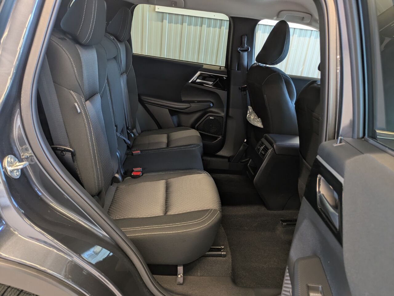 Mitsubishi Outlander 2025 Gris Gatineau - photo #17