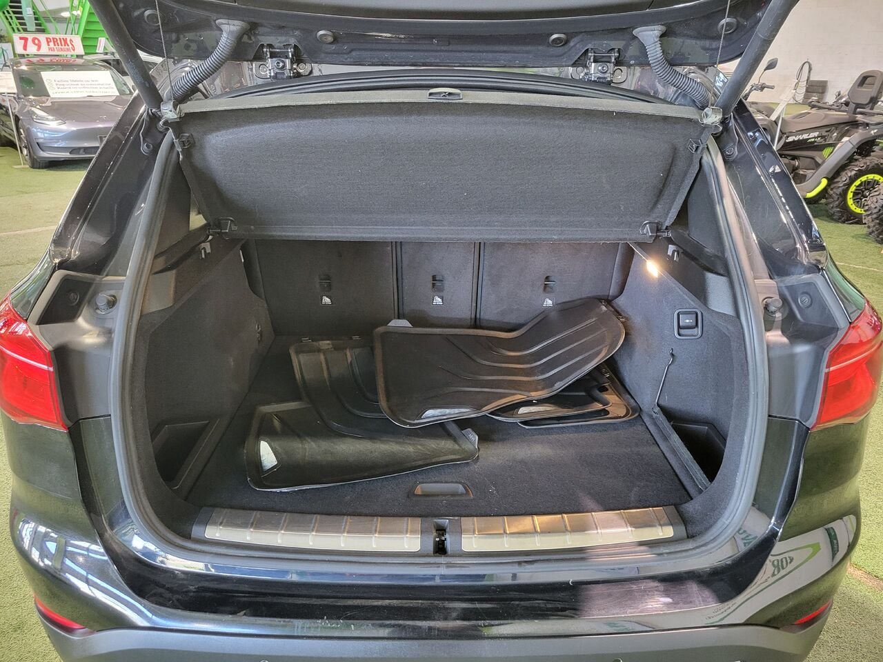 2018 BMW X1 Black  - photo #14