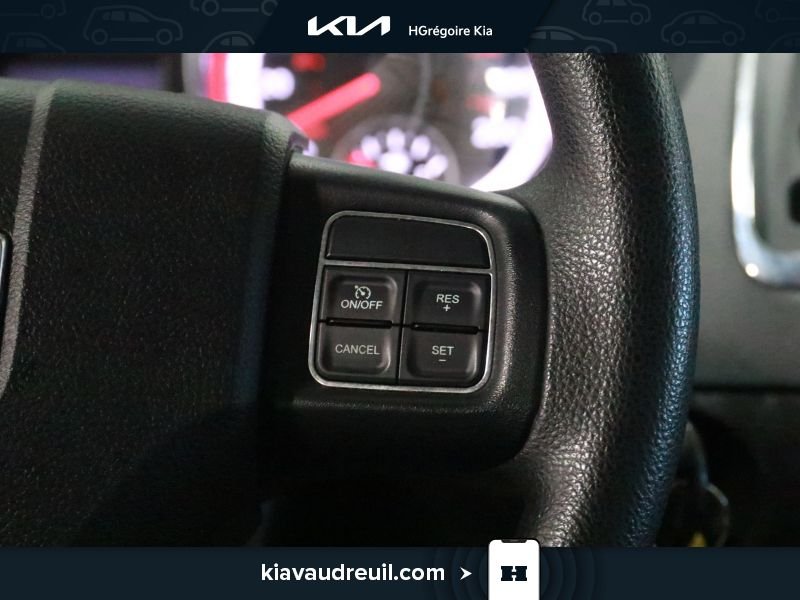 2015 Dodge GR Caravan Grey Laval - photo #15
