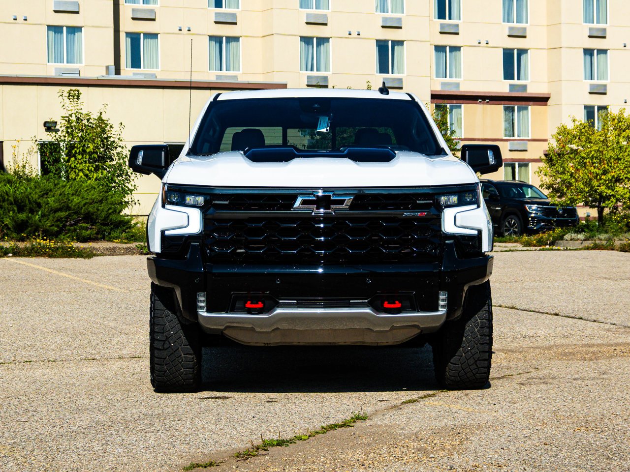 2025 Chevrolet Silverado 1500 4WD Crew Cab 147 ZR2 White Sherwood Park - photo #2