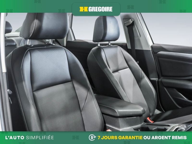 Volkswagen Jetta 820760 | Highline AUTO AC CUIR TOIT MAGS CAM RECULE 2019 Blanc Laval - photo #25