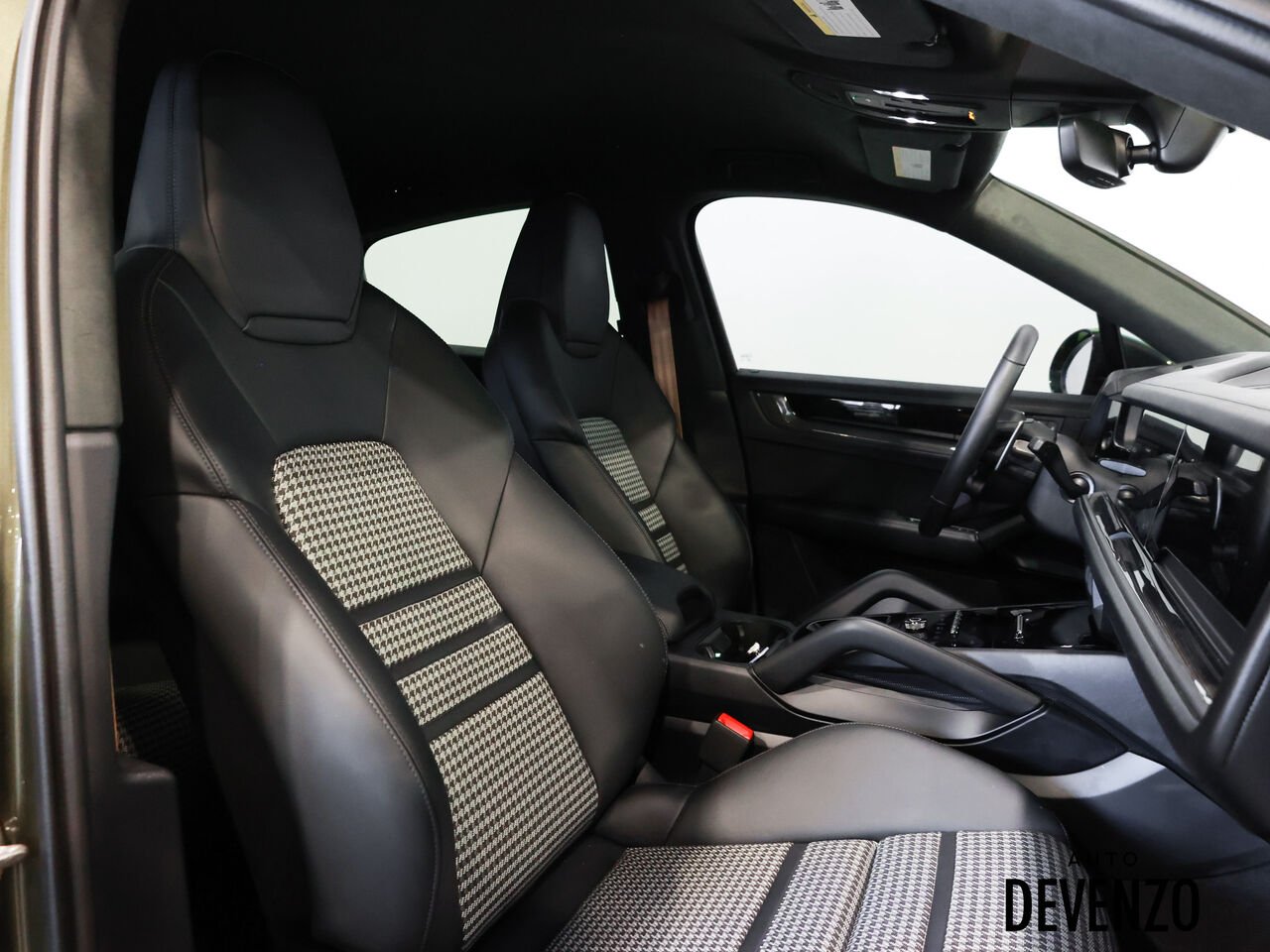 2026 Porsche Cayenne Green Saint-Eustache - photo #8