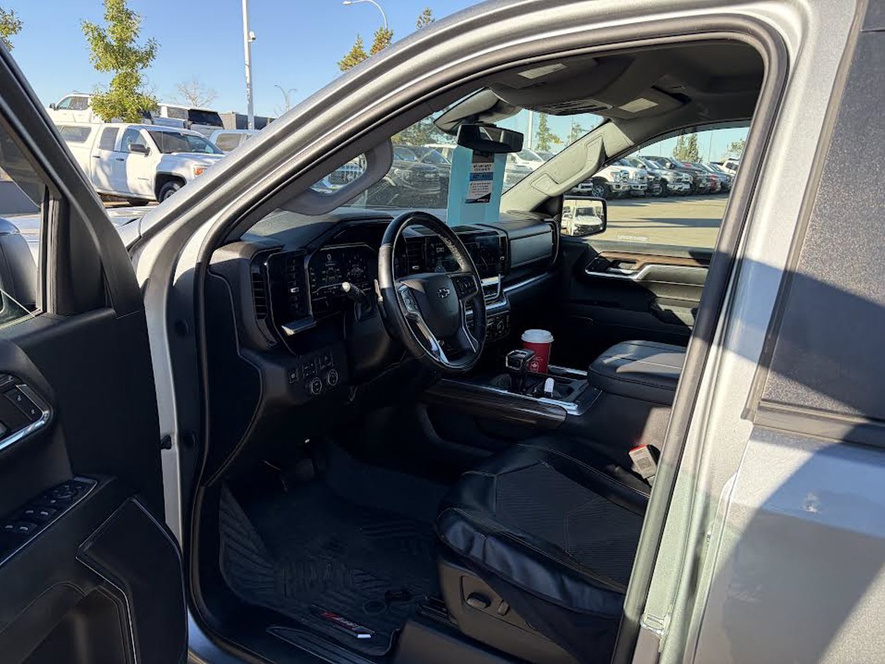 2024 Chevrolet Silverado 1500 4WD Crew Cab 147 RST Grey Sherwood Park - photo #6