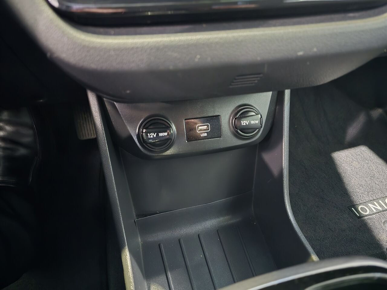 2021 Hyundai Ioniq Electric Black  - photo #17