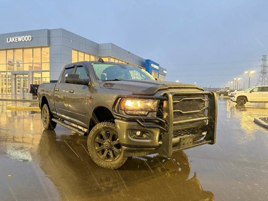 2020 Ram 2500 Big Horn Level 2 Night Edition 6.7L Cummins | Power Sunroof Grey