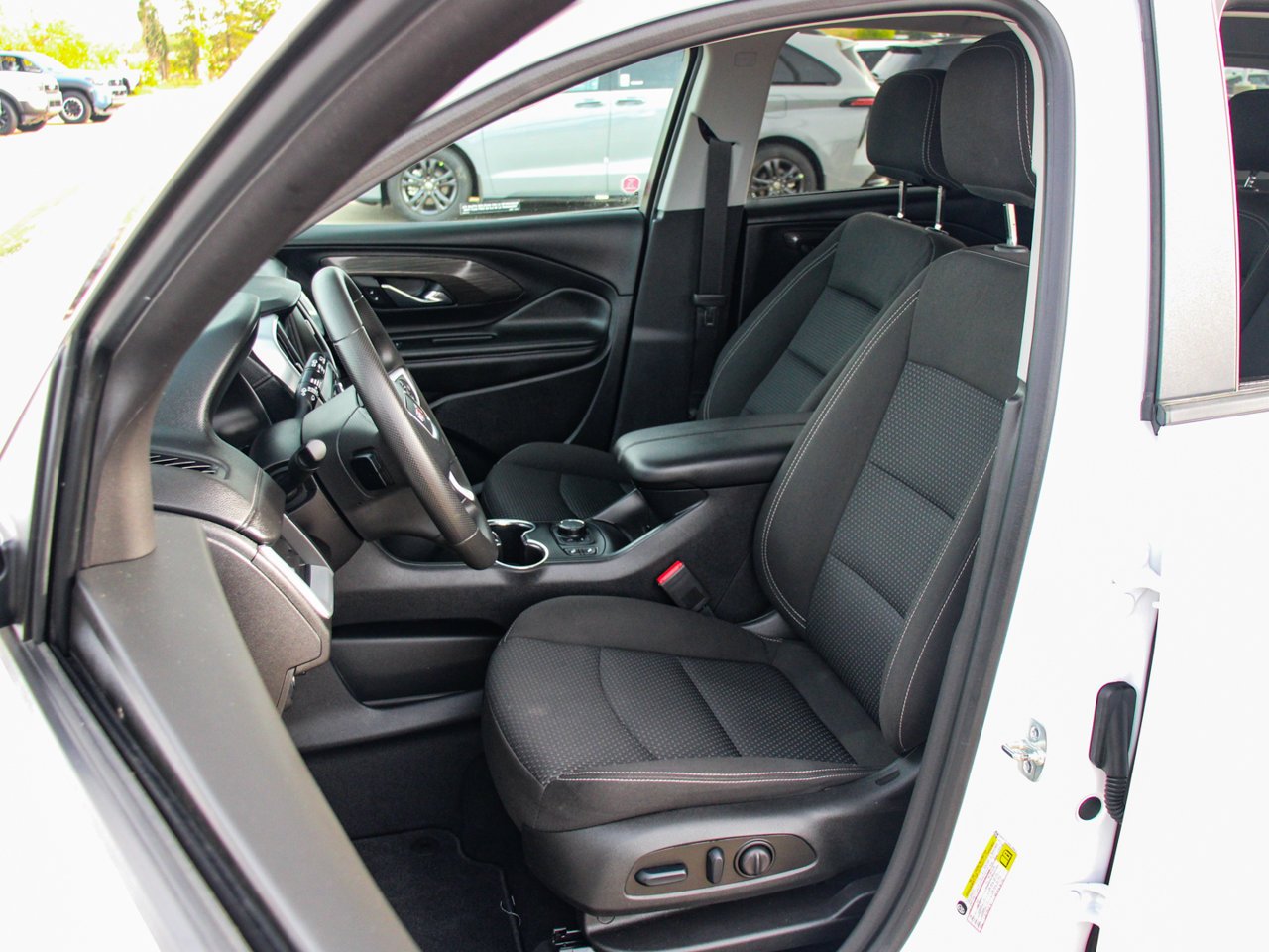 2024 GMC Terrain AWD 4dr SLE White Sherwood Park - photo #27