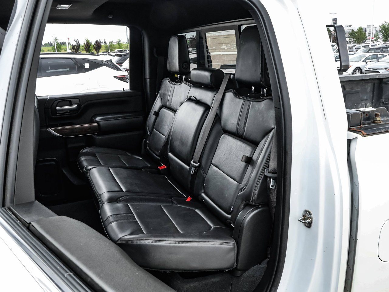 2021 Chevrolet Silverado 3500HD 4WD Crew Cab 172 High Country White Sherwood Park - photo #15